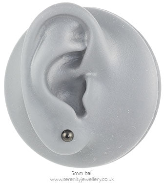 Blomdahl black titanium ball studs